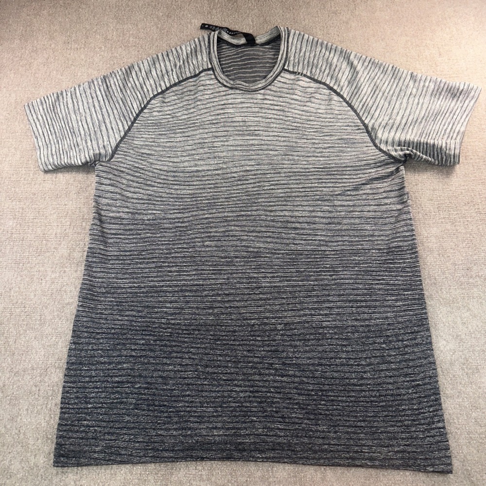 Lululemon Metal Vent Tech Short Sleeve Shirt Mens Large Grey Ombre Stripe 6331